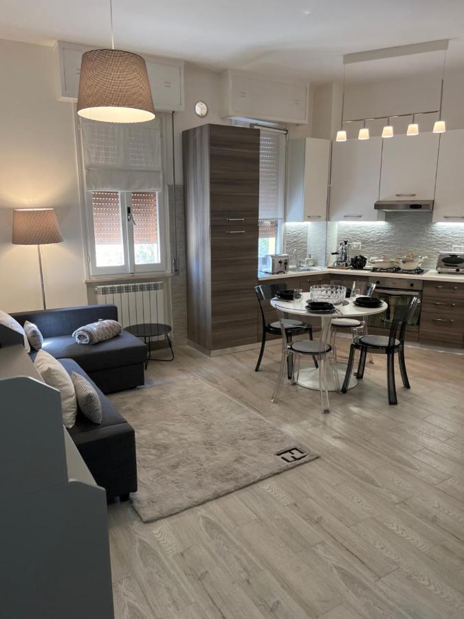 Casa Pepi Apartment เปซาโร ภายนอก รูปภาพ